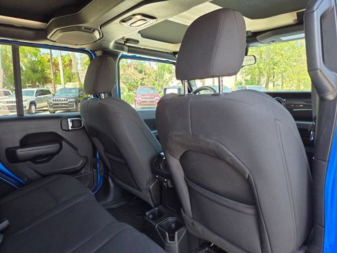 Used 2023 Jeep Wrangler Unlimited Sport AWD/4WD image 17
