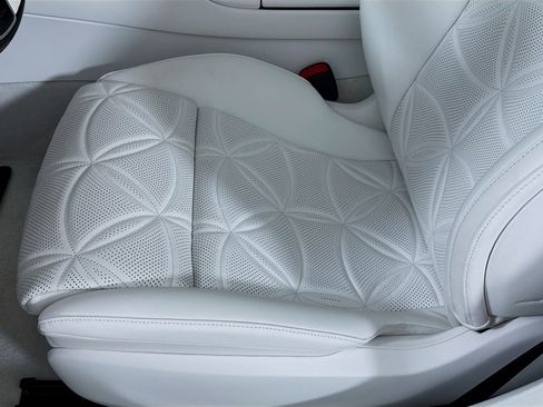 Used 2026 Mercedes-Benz Maybach SL 680 image 21