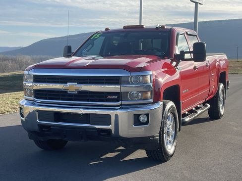 Used 2015 Chevrolet Silverado 2500 LT w/ LT Convenience Package image 8