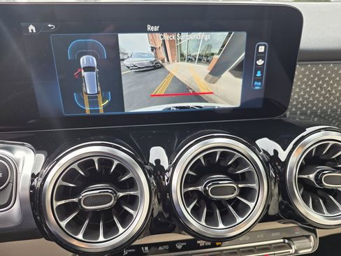 Certified 2024 Mercedes-Benz GLB 250 4MATIC image 25