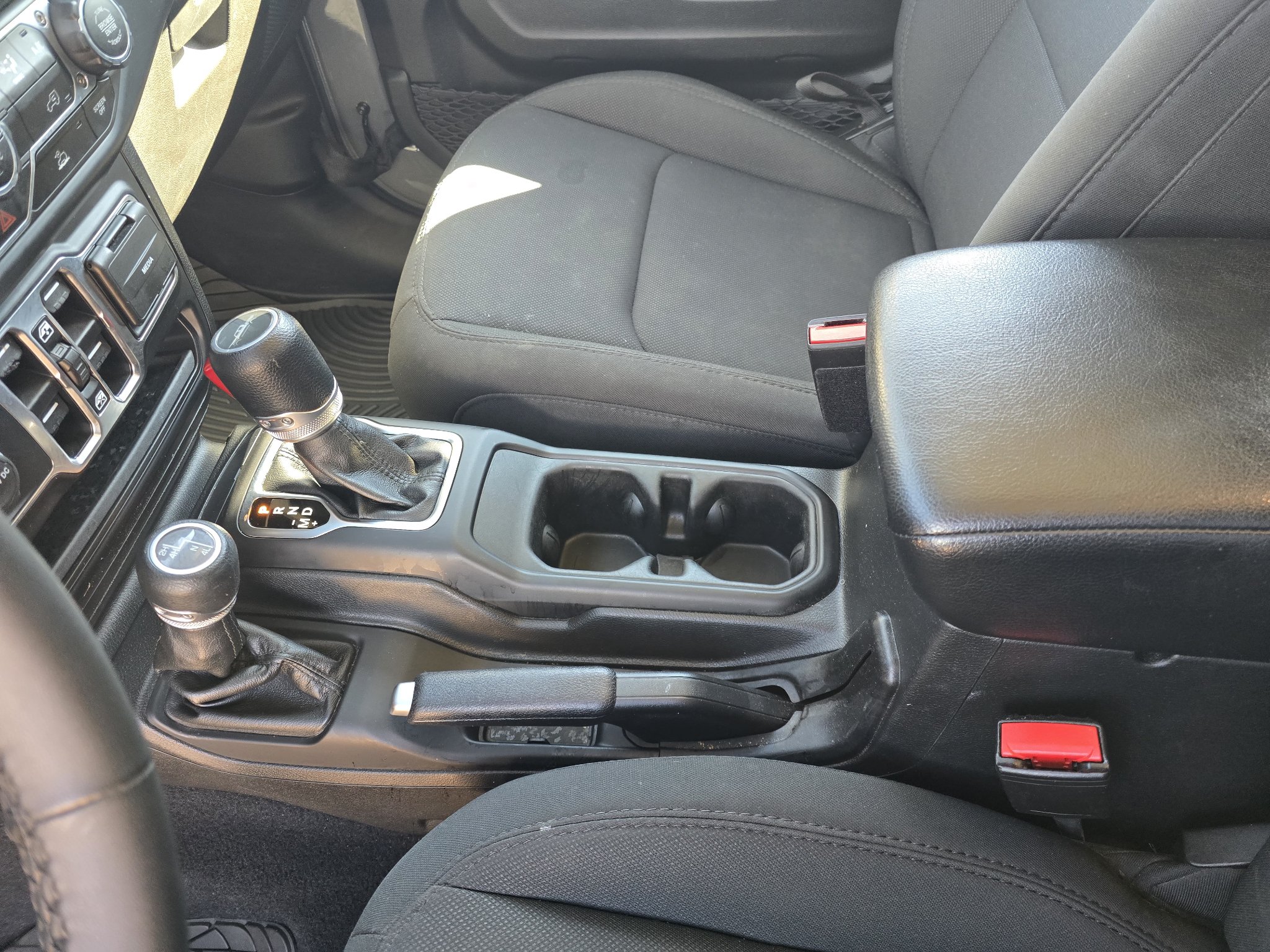 Used 2023 Jeep Gladiator Sport AWD/4WD image 26