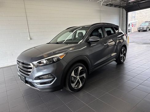 Used 2016 Hyundai Tucson Limited w/ Option Group 03 AWD/4WD image 4