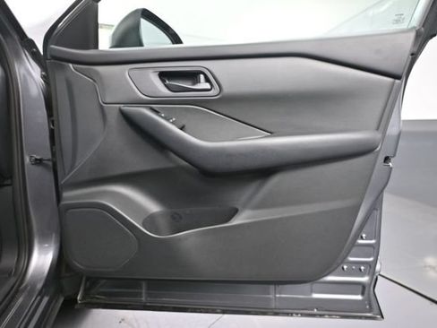 Used 2024 Nissan Rogue S FWD image 43