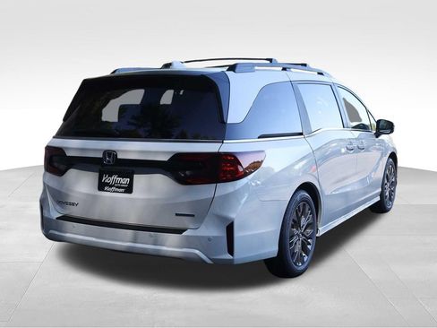 New 2026 Honda Odyssey Touring image 4