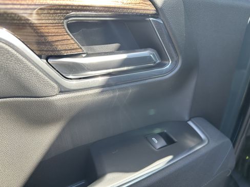 Used 2025 Chevrolet Silverado 1500 LT image 34