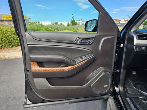Used 2015 Chevrolet Tahoe LTZ AWD/4WD image 16