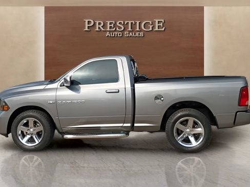 Used 2012 RAM 1500 Express RWD image 2