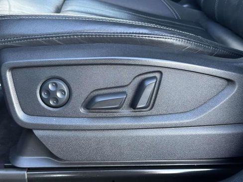 Used 2022 Audi Q5 2.0T Premium w/ Convenience Package image 17