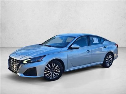 Used 2023 Nissan Altima 2.5 SV
