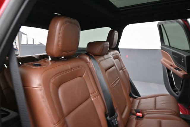 Certified 2025 Lincoln Aviator Reserve w/ Illumination Package AWD/4WD image 27
