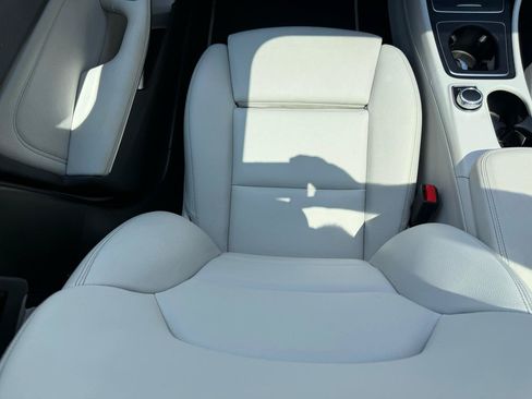 Used 2019 Mercedes-Benz GLA 250 4MATIC image 37
