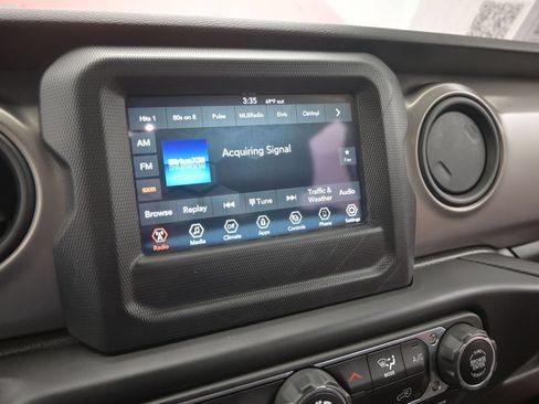 Used 2021 Jeep Gladiator Sport AWD/4WD image 34