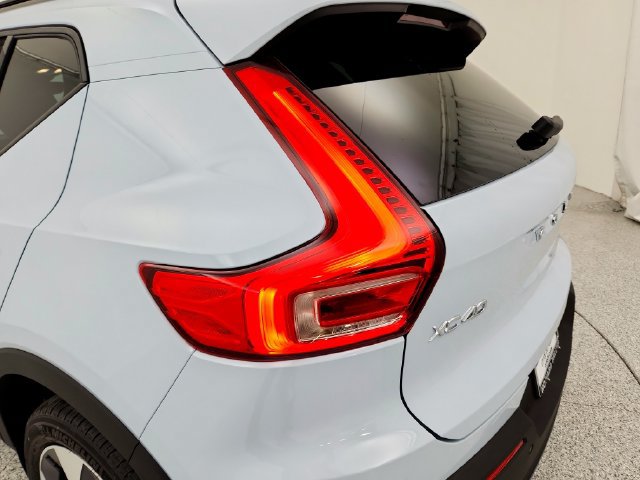 New 2026 Volvo XC40 B5 Plus w/ Protection Package Premier AWD/4WD image 35