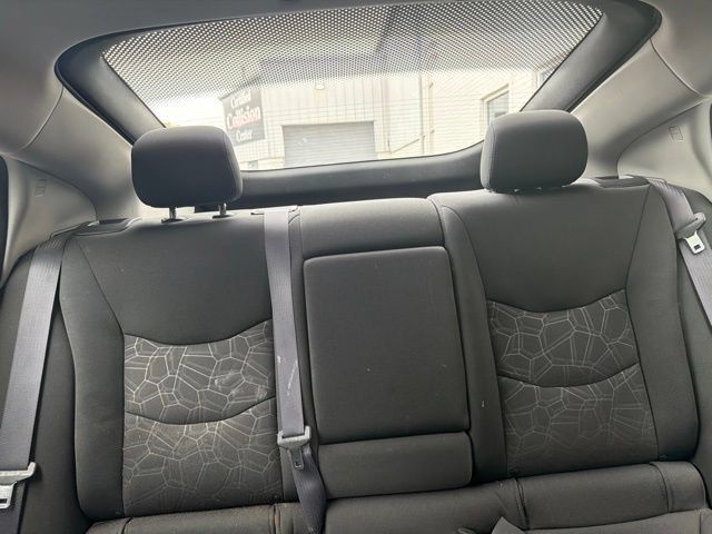 Used 2017 Chevrolet Volt LT w/ Comfort Package FWD image 9
