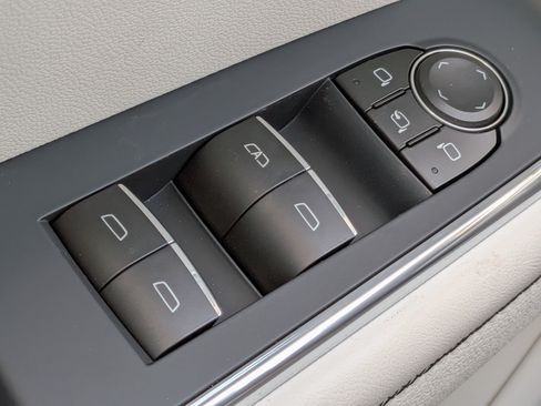 New 2026 GMC Acadia Denali w/ Super Cruise Package FWD image 24
