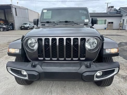 Used 2022 Jeep Gladiator Sport AWD/4WD image 2