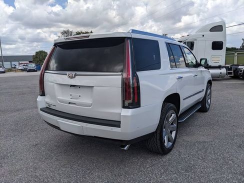 Used 2019 Cadillac Escalade Luxury AWD/4WD image 4