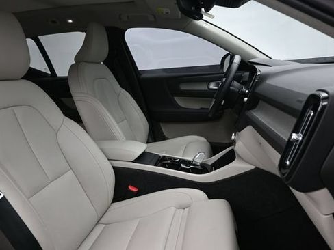 Used 2024 Volvo XC40 B5 Plus AWD/4WD image 32