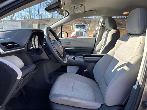 Used 2024 Toyota Sienna LE image 19