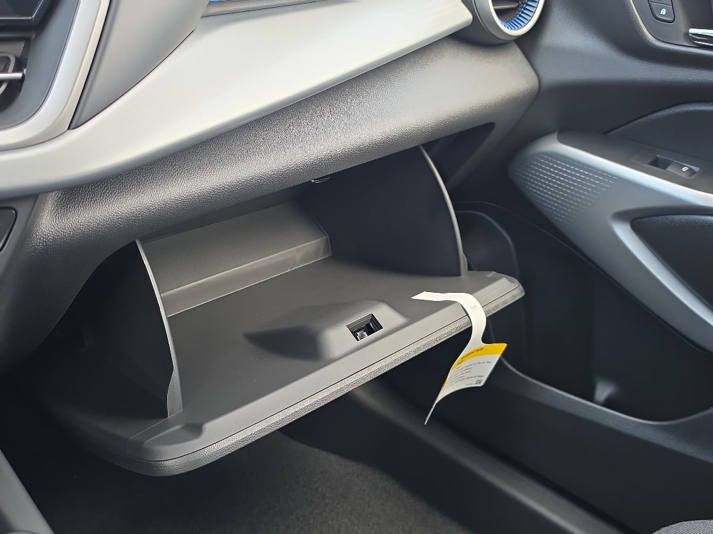New 2026 Chevrolet Trax LS w/ LS Convenience Package FWD image 29