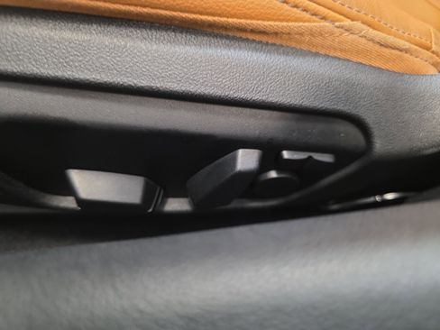 Used 2025 BMW Z4 M40i w/ Premium Package image 13