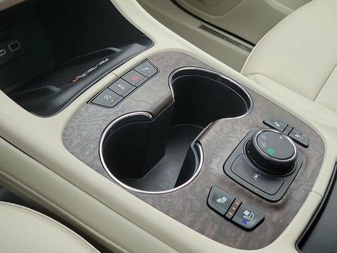 Certified 2023 GMC Acadia Denali w/ Denali Ultimate Package FWD image 30