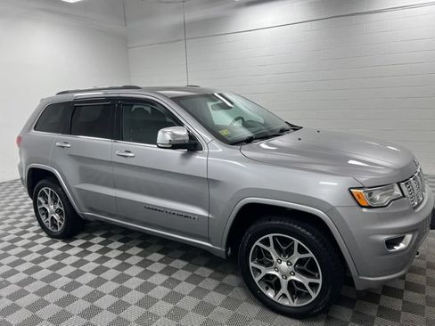 Used 2020 Jeep Grand Cherokee Overland AWD/4WD image 4