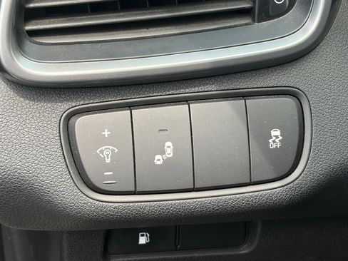 Used 2019 Kia Sorento S FWD image 9