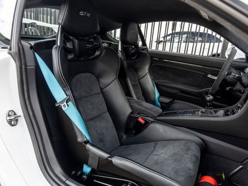 Used 2020 Porsche 718 Cayman GT4 RWD image 45