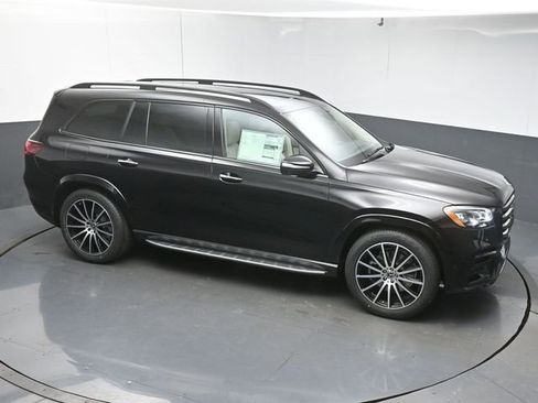 New 2026 Mercedes-Benz GLS 450 4MATIC image 42