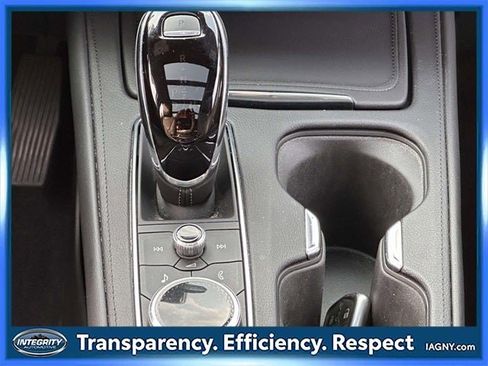 Used 2023 Cadillac XT4 Luxury w/ Cold Weather Package image 18