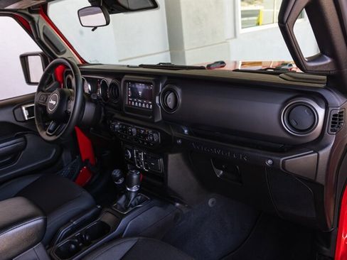 Used 2022 Jeep Wrangler Unlimited Sport image 16