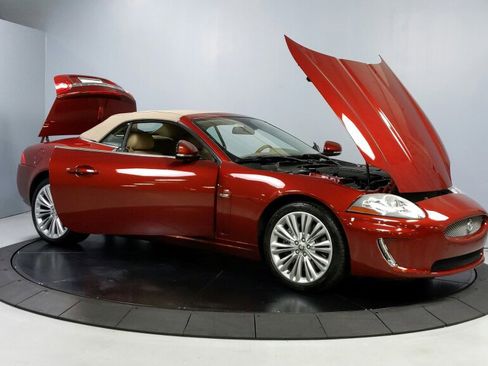 Used 2010 Jaguar XK Convertible image 9