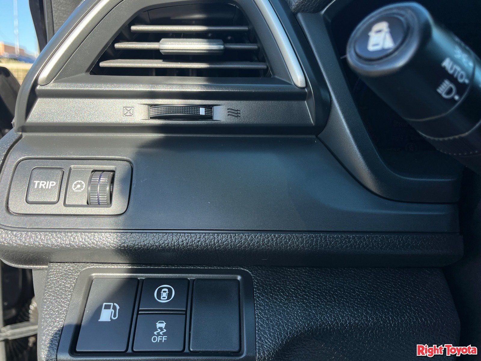 Used 2020 Honda Insight Touring image 32