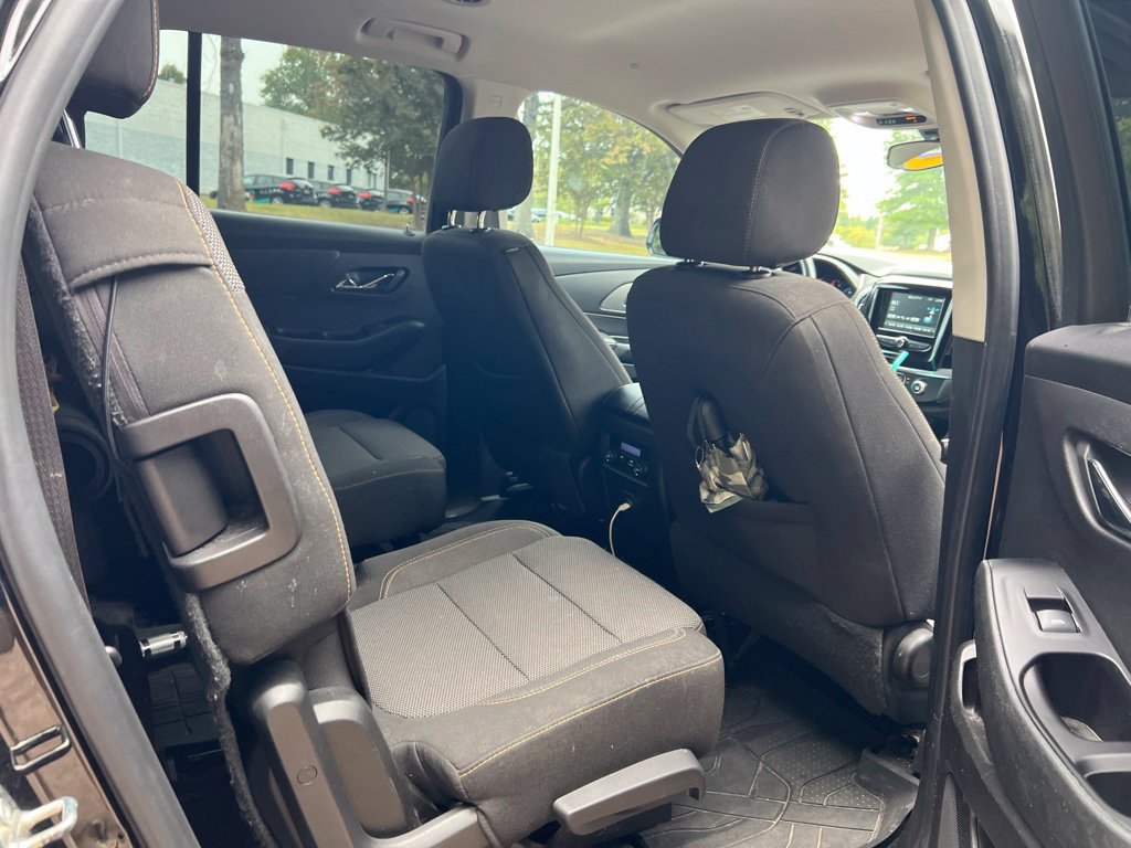 Used 2019 Chevrolet Traverse LT w/ LPO, Blackout Package FWD image 14
