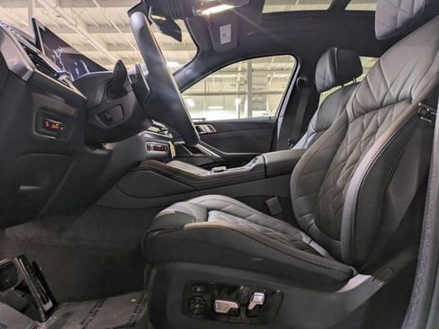 New 2026 BMW X6 M60i w/ Climate Comfort Package image 4