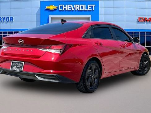 Used 2022 Hyundai Elantra SEL FWD image 5