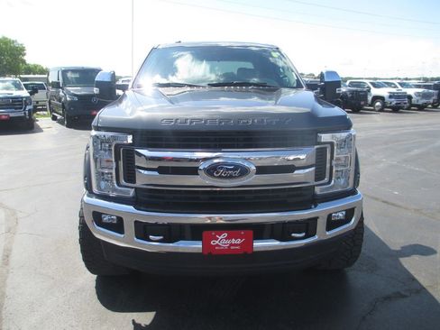 Used 2017 Ford F250 XLT w/ XLT Premium Package AWD/4WD image 10
