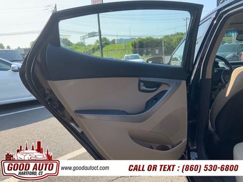 Used 2016 Hyundai Elantra SE image 10