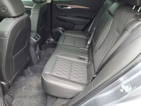 Used 2022 Buick Envision Avenir w/ Technology Package II FWD image 21