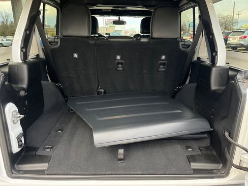 Used 2018 Jeep Wrangler Unlimited Sport S image 23