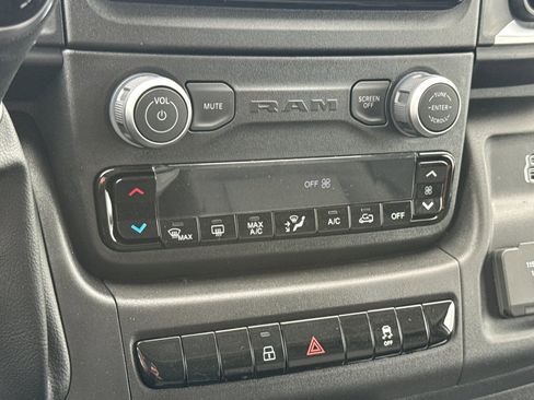 New 2026 RAM ProMaster 2500 w/ Quick Order Package 22G SLT image 18