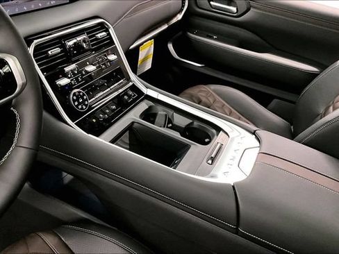 New 2026 Nissan Armada Platinum Reserve AWD/4WD image 9