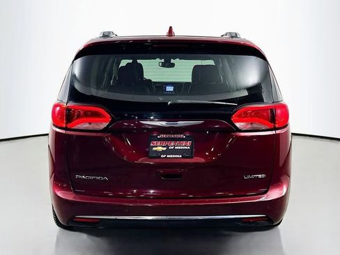 Used 2018 Chrysler Pacifica Limited w/ Tire & Wheel Group image 7