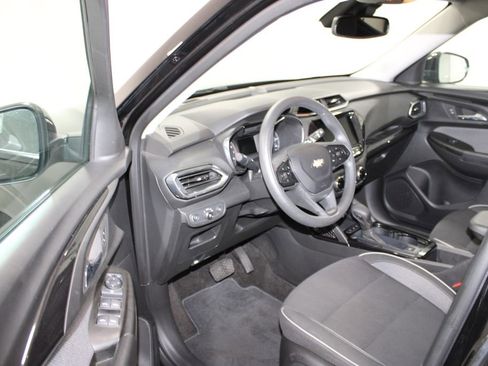 Used 2023 Chevrolet TrailBlazer LT w/ Convenience Package image 21