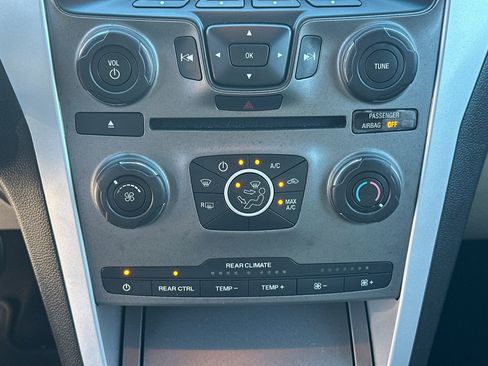 Used 2015 Ford Explorer FWD image 29