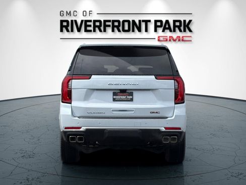 Used 2026 GMC Yukon XL Denali w/ Denali Reserve Package AWD/4WD image 4