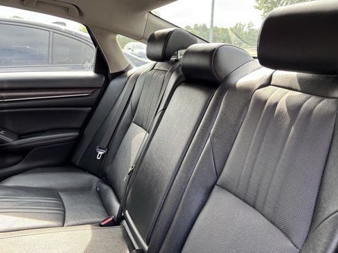 Used 2020 Honda Accord Touring image 32