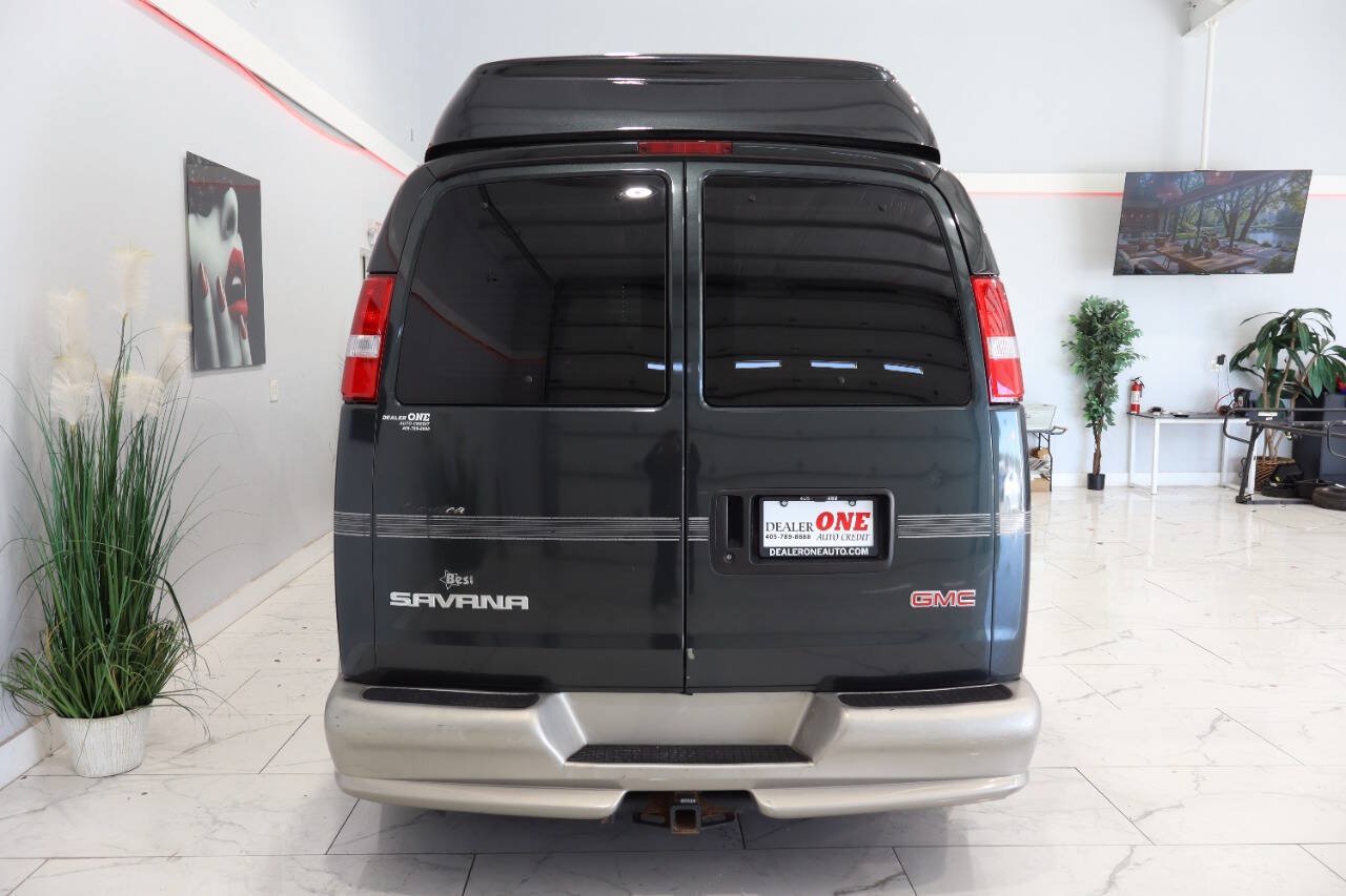 Used 2004 GMC Savana 1500 w/ Preferred Equipment Group RWD image 5