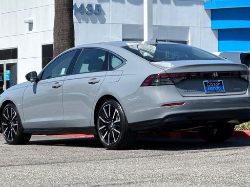 Used 2025 Honda Accord Touring image 3